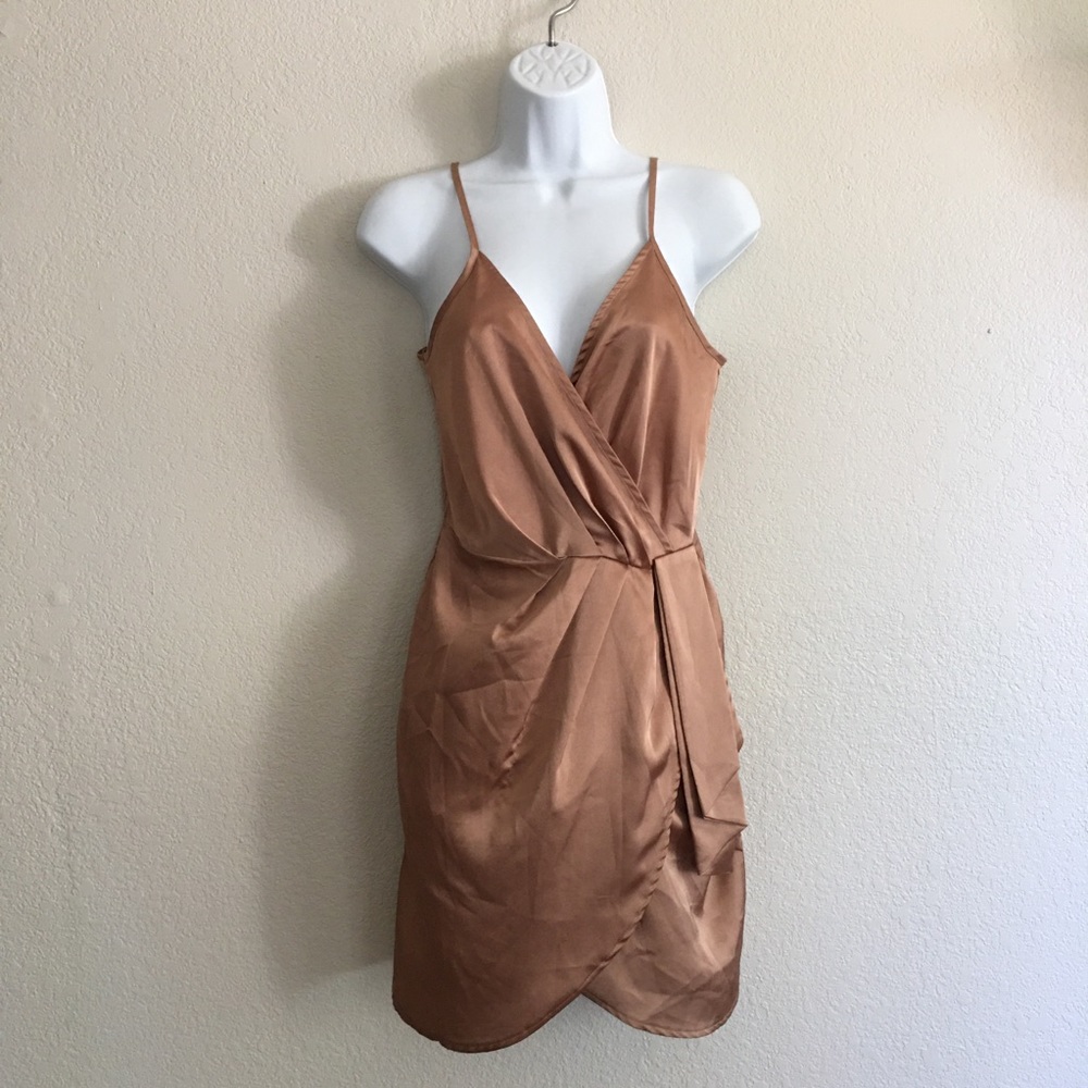 Missguided satin mini dress - Picture 2 of 8